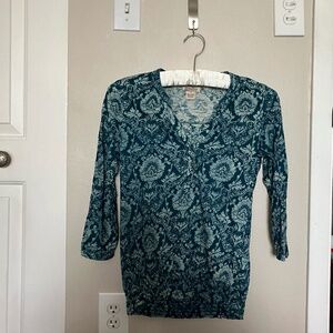 Lucky Brand Women's XS Blue Long Sleeve Top with V neck and Elastic bottom